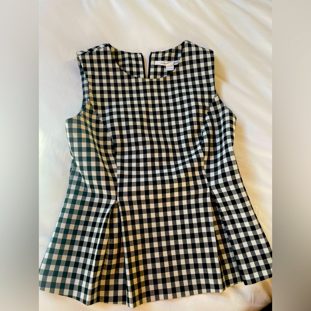 Diane Von Furstenberg zip back top